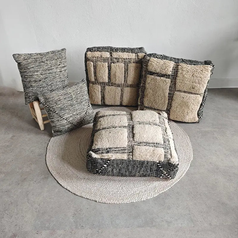 Berber Poufs und Kissen im Schachbrett-Muster aus Marokko, Beige-Schwarz, handgefertigt aus Wolle