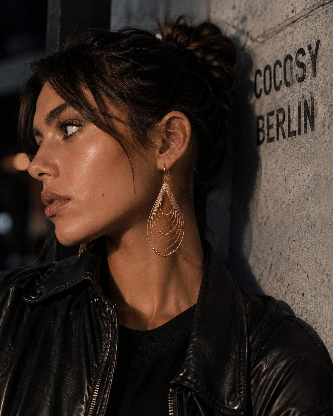 goldene Sommerohrringe aus Messing , filigrane goldene Ohrringe, mehrreihige Ohrringe tropfenförmiig, Boho Hippie große Ohrringe, Träne - CocosyBerlin