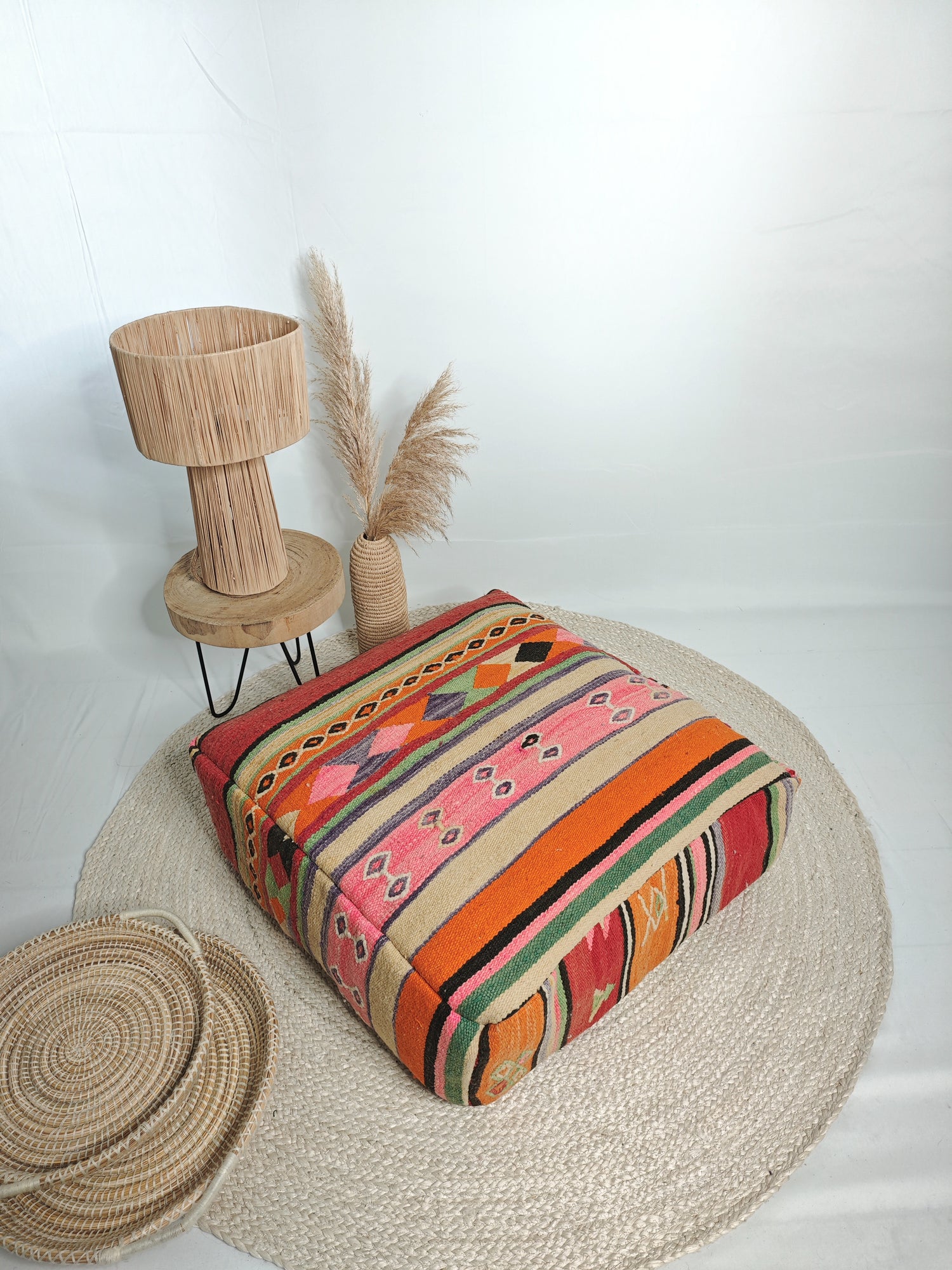 Moroccan pouf, Berber floor cushion colorful, wool seat cushion, vintage kilim floor cushion, boho seat cushion Marrakech