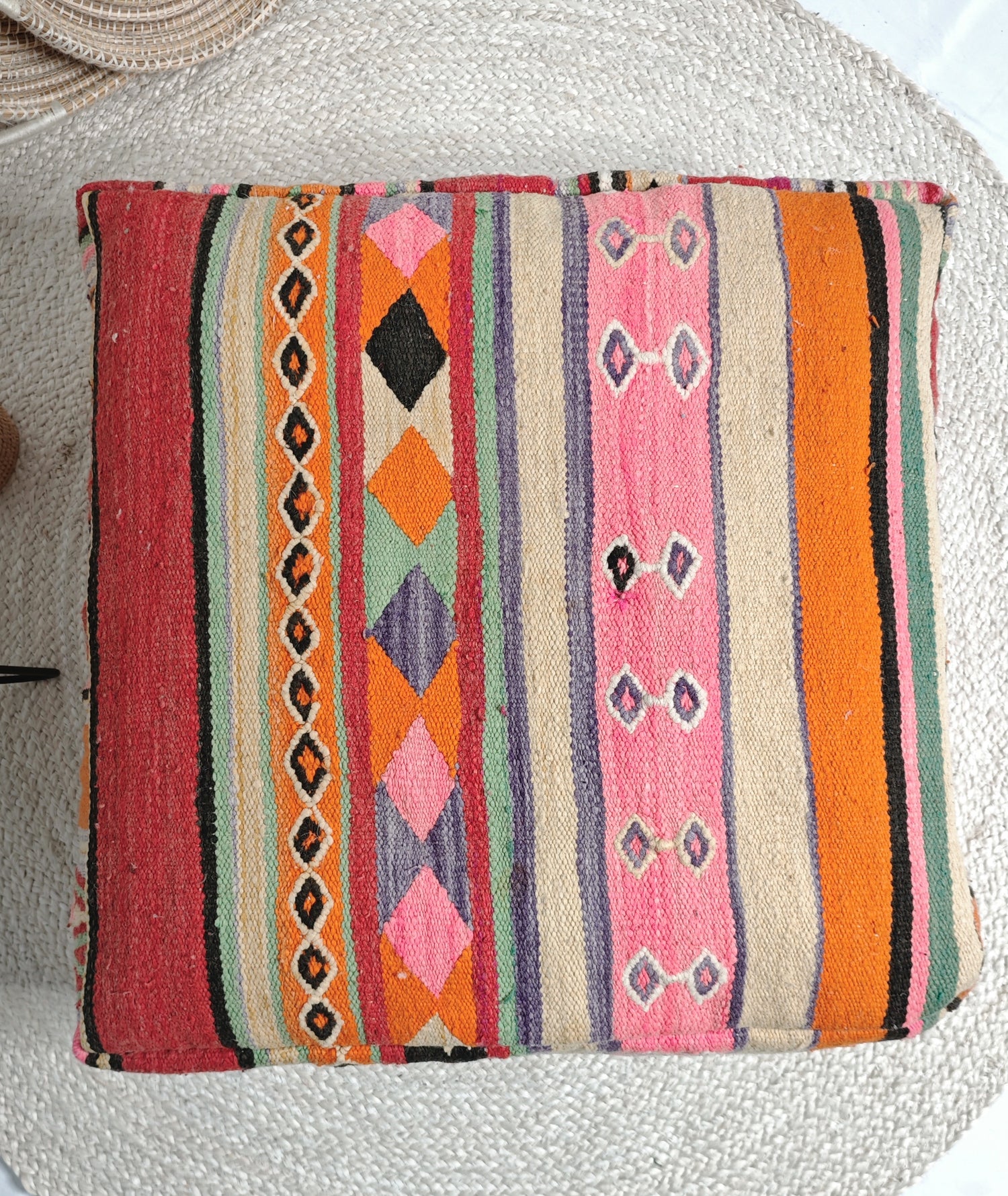 Moroccan pouf, Berber floor cushion colorful, wool seat cushion, vintage kilim floor cushion, boho seat cushion Marrakech