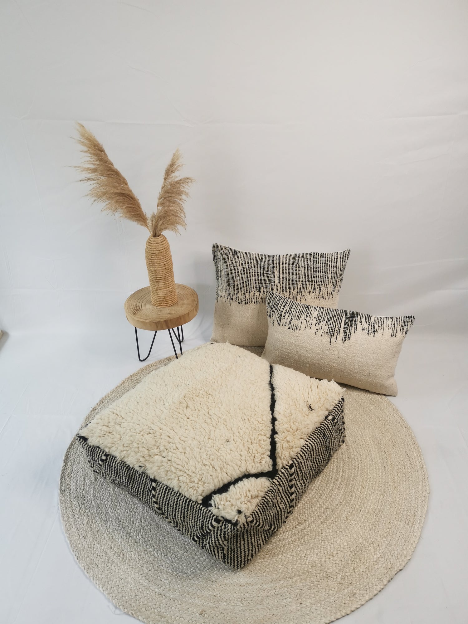 Marokkanischer Vintage Pouf, Berber Bodenkissen, Sitzkissen aus Wolle, Vintage Bodenkissen, Boho Sitzkissen Marrakesch