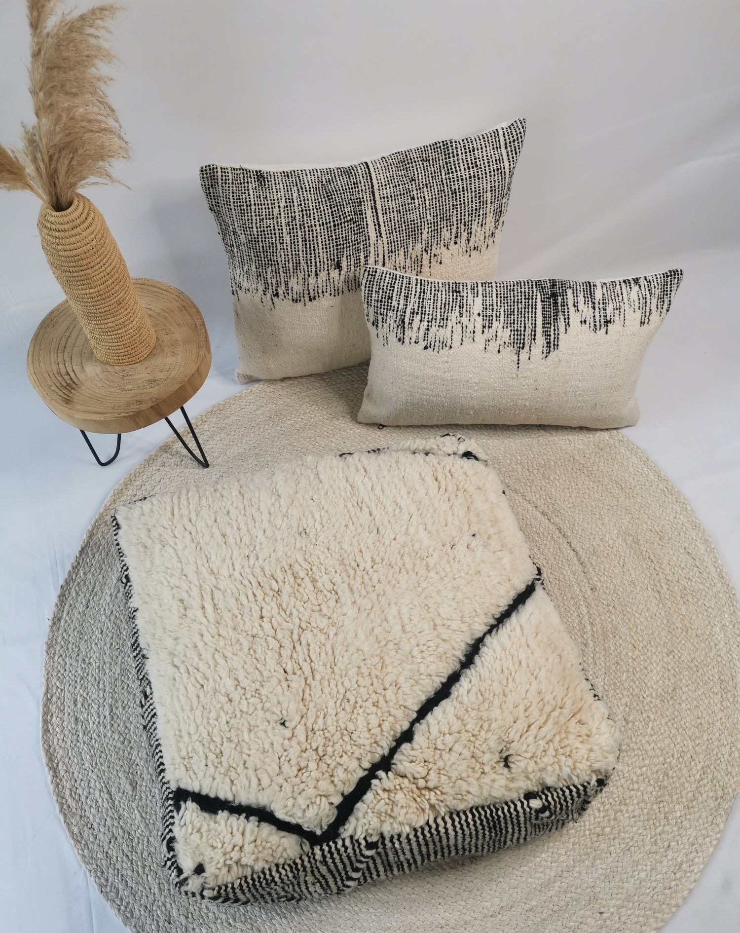 Marokkanischer Vintage Pouf, Berber Bodenkissen, Sitzkissen aus Wolle, Vintage Bodenkissen, Boho Sitzkissen Marrakesch