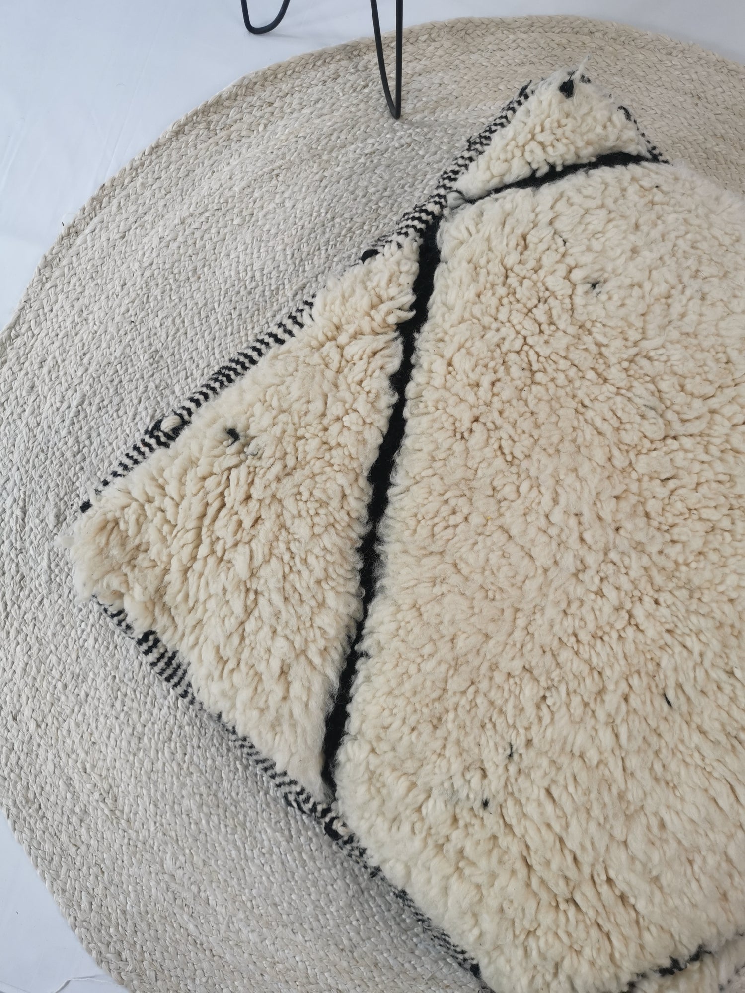 Marokkanischer Vintage Pouf, Berber Bodenkissen, Sitzkissen aus Wolle, Vintage Bodenkissen, Boho Sitzkissen Marrakesch