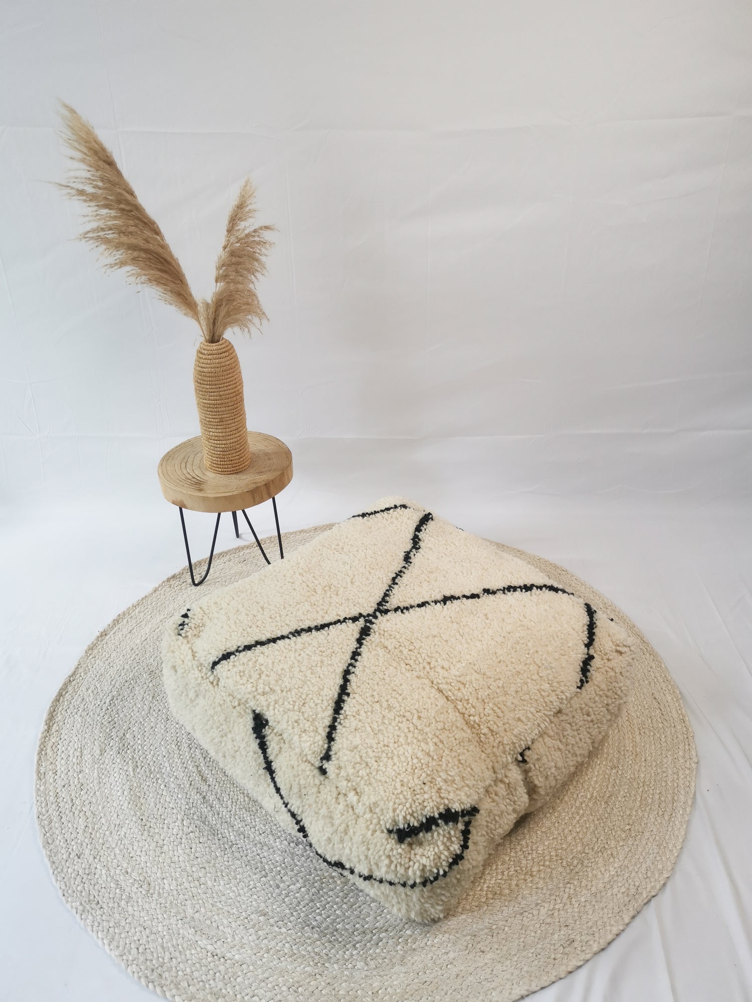 Marokkanischer Beni Ourain Pouf, Berber Bodenkissen, Sitzkissen aus Wolle, Vintage Bodenkissen, Boho Sitzkissen Marrakesch