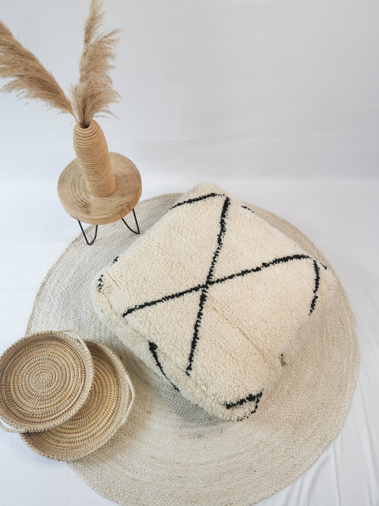 Marokkanischer Beni Ourain Pouf, Berber Bodenkissen, Sitzkissen aus Wolle, Vintage Bodenkissen, Boho Sitzkissen Marrakesch