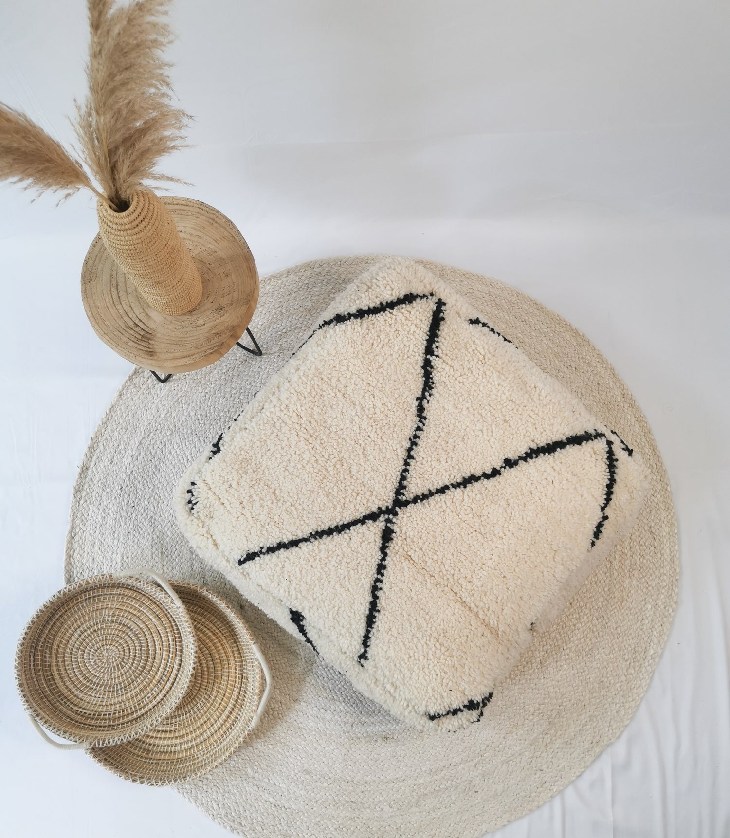 Marokkanischer Beni Ourain Pouf, Berber Bodenkissen, Sitzkissen aus Wolle, Vintage Bodenkissen, Boho Sitzkissen Marrakesch