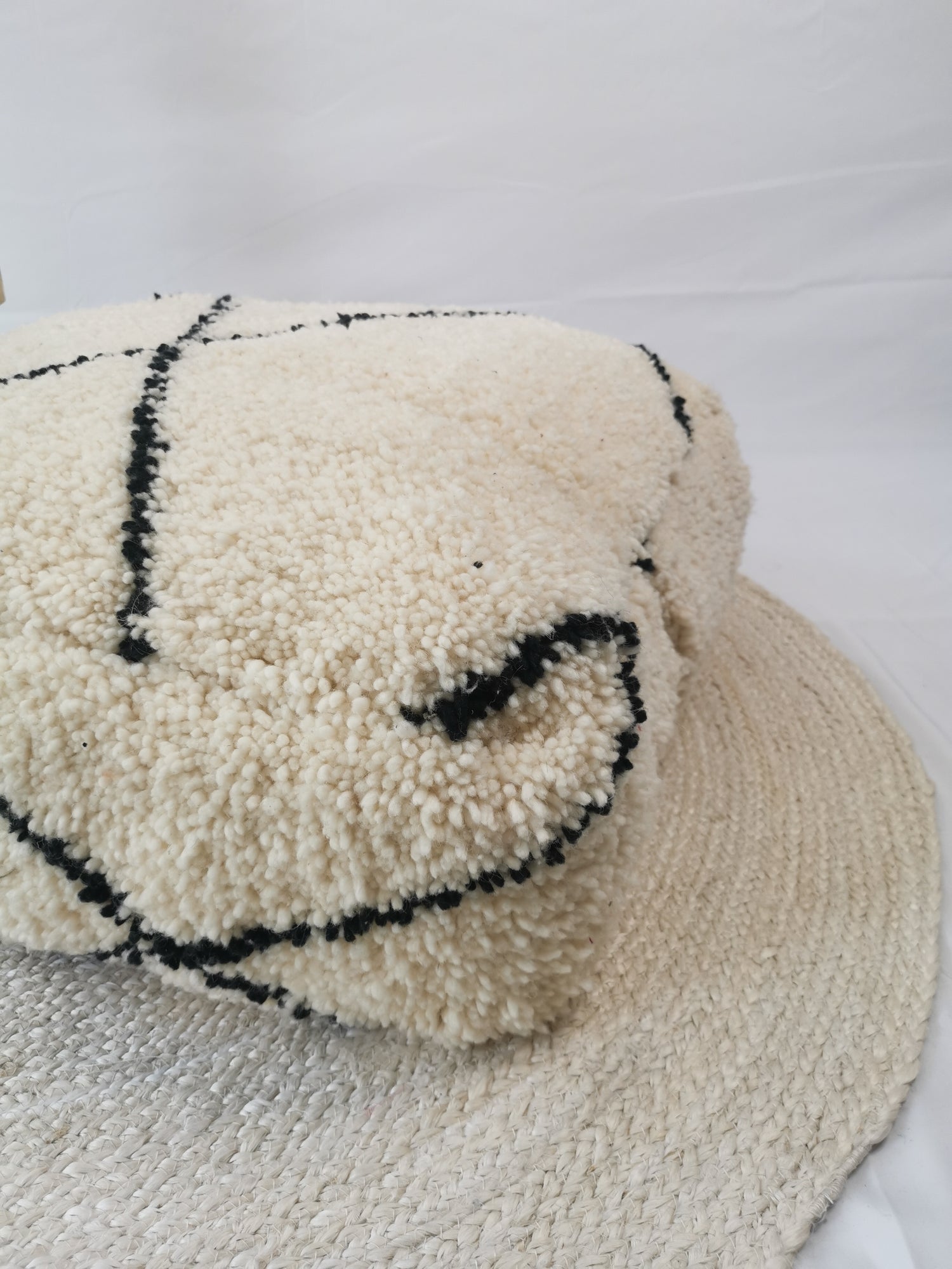 Marokkanischer Beni Ourain Pouf, Berber Bodenkissen, Sitzkissen aus Wolle, Vintage Bodenkissen, Boho Sitzkissen Marrakesch