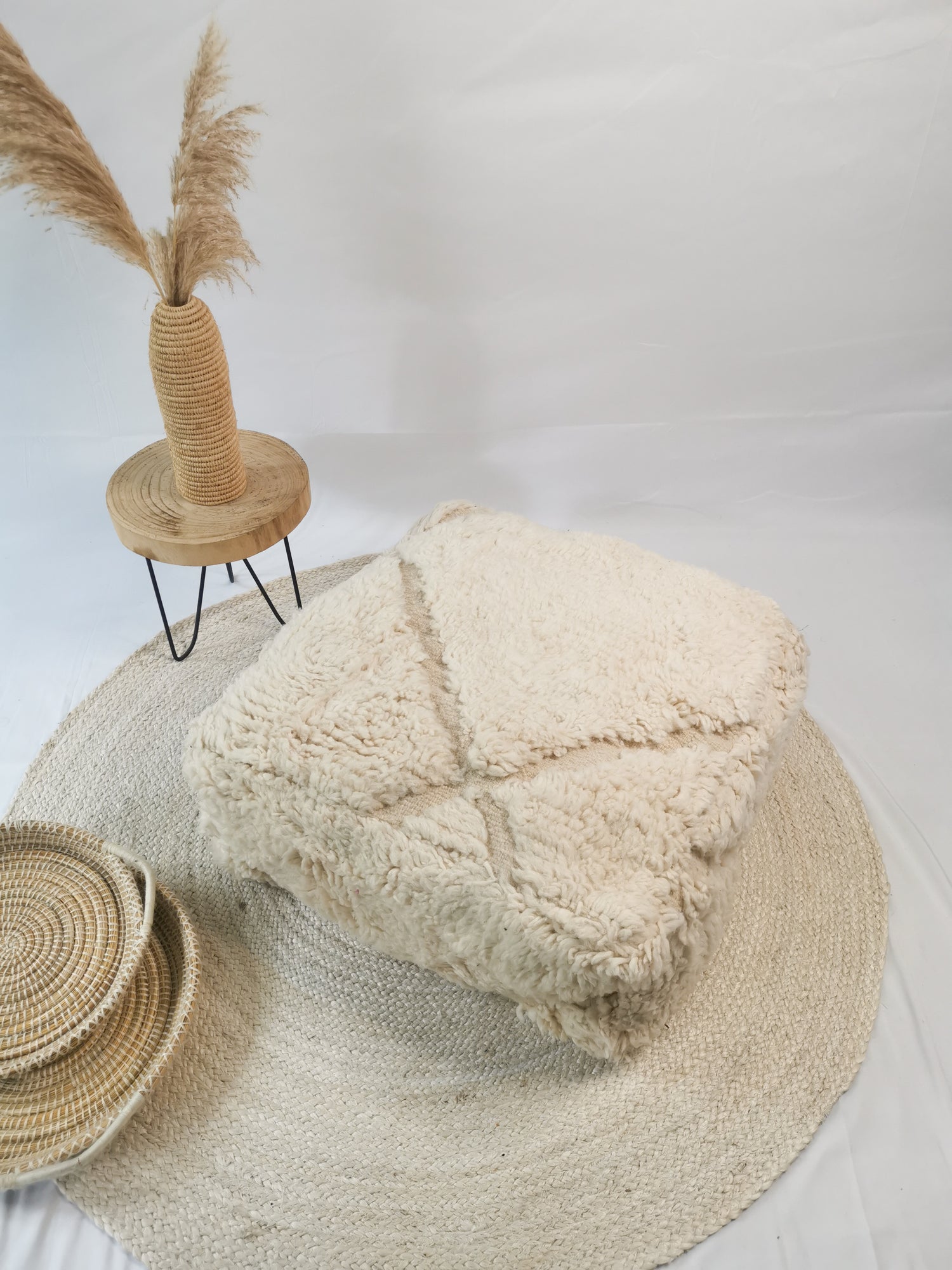 Moroccan pouf, Berber floor cushion, wool seat cushion, vintage cushion, boho seat cushion Marrakech, Beni Ourain
