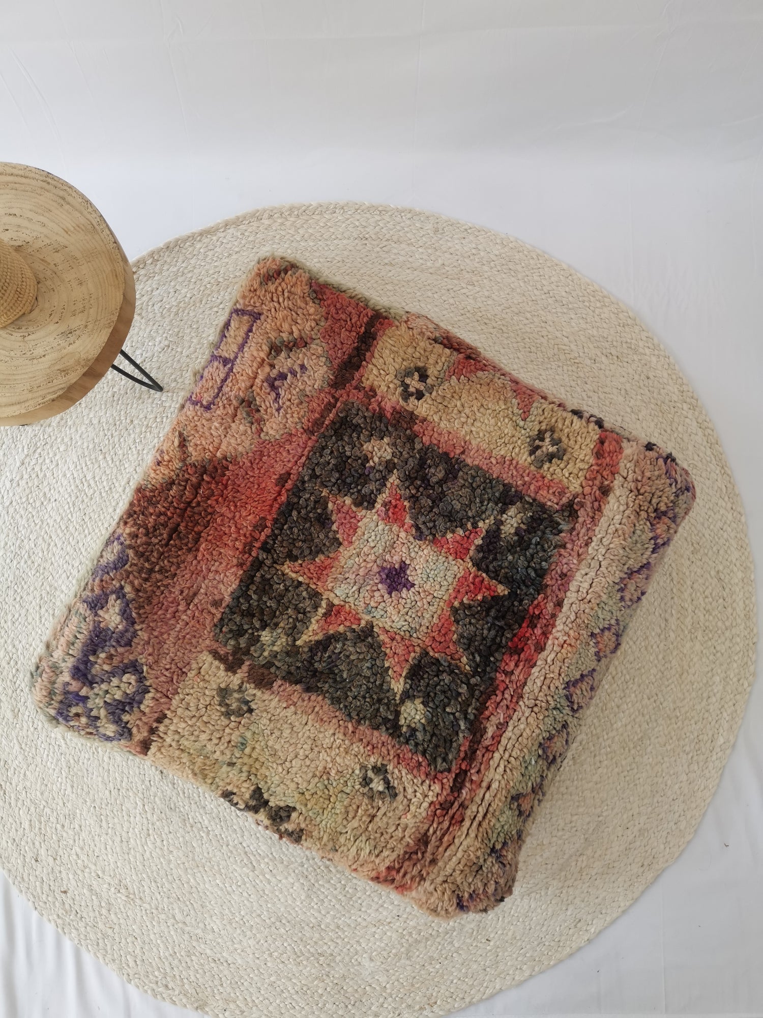 Pouf marocain vintage, coussin de sol berbère, motifs géométriques, coussin d'assise en laine, coussin d'assise bohème, Beni Ourain, fait main