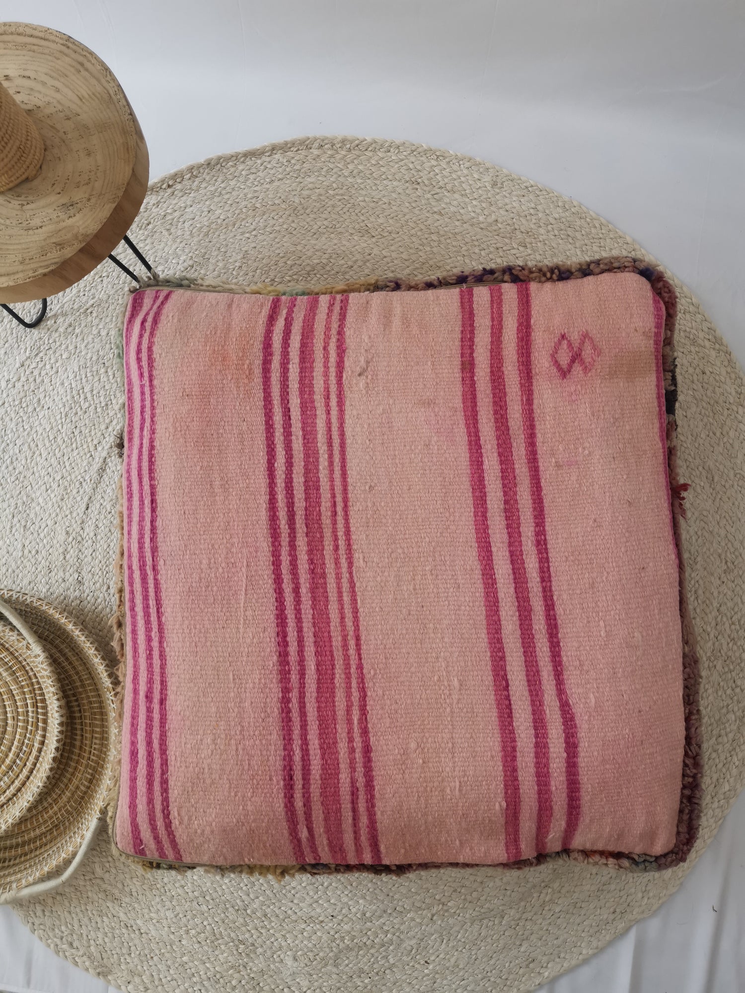 Pouf marocain vintage, coussin de sol berbère, motifs géométriques, coussin d'assise en laine, coussin d'assise bohème, Beni Ourain, fait main