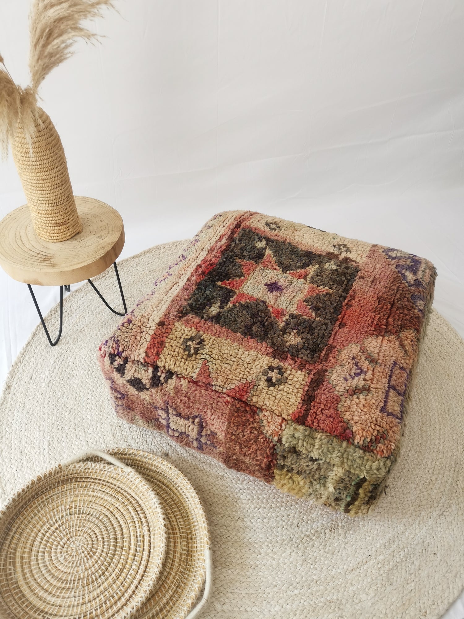 Moroccan vintage pouf, Berber floor cushion, geometric patterns, wool seat cushion, boho seat cushion, Beni Ourain, handmade