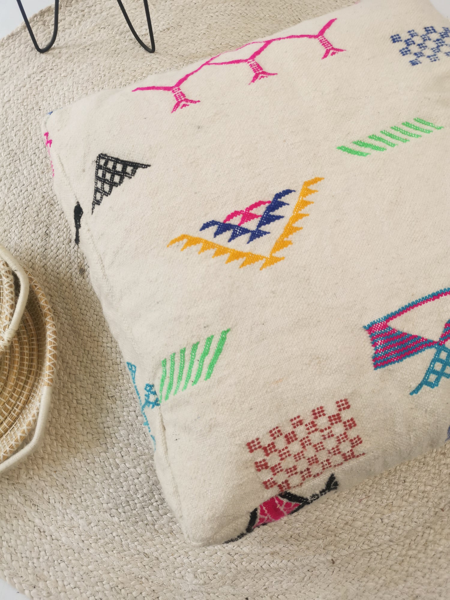 Moroccan pouf, ethnic floor cushion, colorful Beni Ourain geometric patterns, boho seat cushion made of wool, handmade