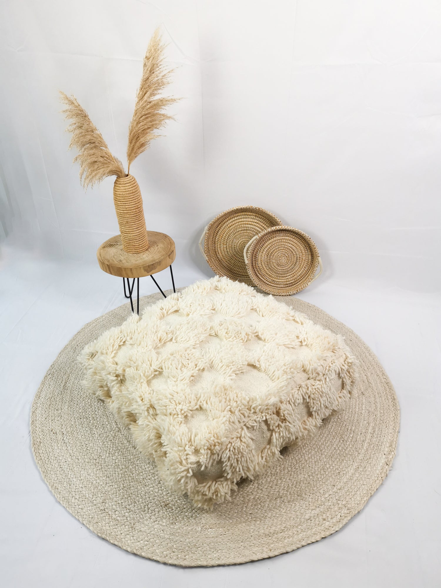 Pouf marocain, coussin de sol berbère léger, pouf en laine à carreaux, coussin d'assise à carreaux vintage, Beni Ourain, coloris crème, naturel