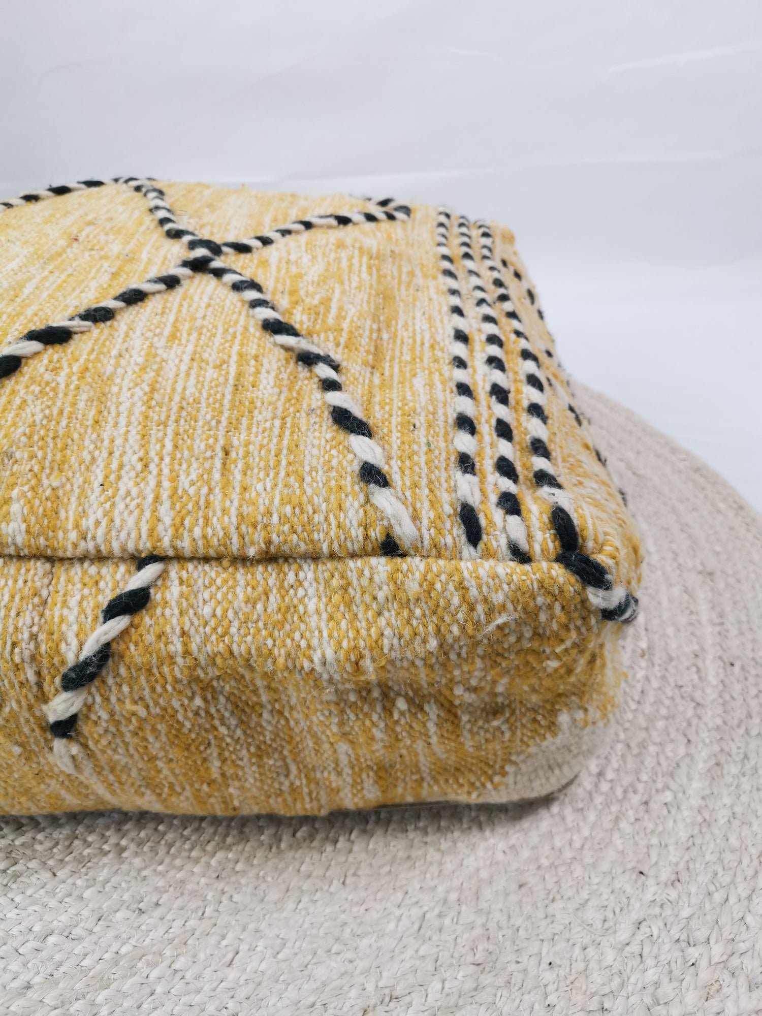 Pouf marocain vintage coloré, coussin d'assise en laine, coussin de sol berbère vintage jaune, coussin de sol jaune