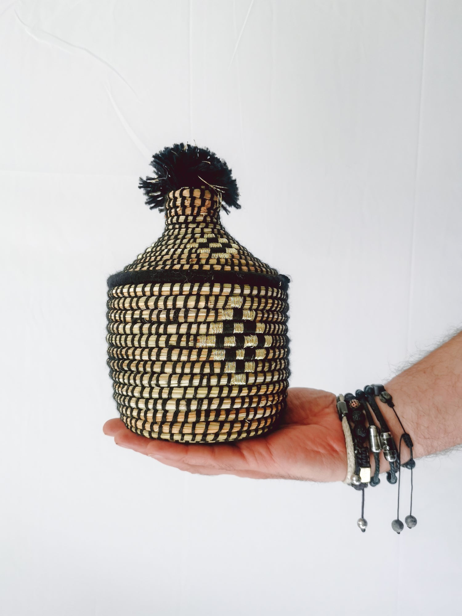 Korb aus Seegras, Aufbewahrungskorb aus Marokko, Handarbeit, Korb mit Deckel, Berber Korb, Ethno Korb, Tajine Korb Boho schwarz gold