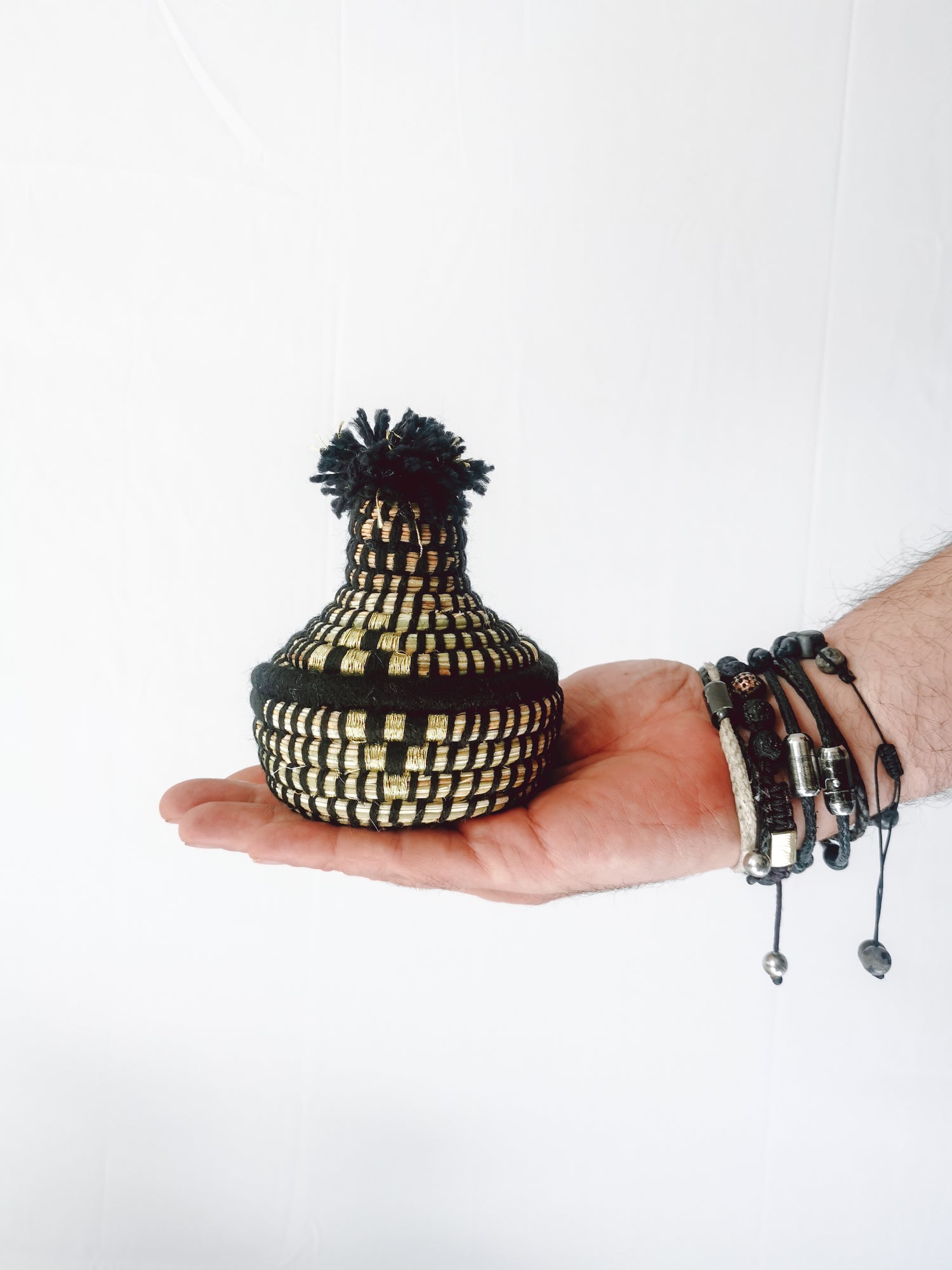 Korb aus Seegras, Aufbewahrungskorb aus Marokko, Handarbeit, Korb mit Deckel, Berber Korb, Ethno Korb, Tajine Korb Boho schwarz gold