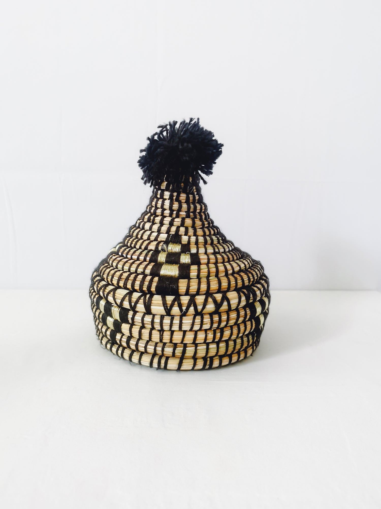 Korb aus Seegras, Aufbewahrungskorb aus Marokko, Handarbeit, Korb mit Deckel, Berber Korb, Ethno Korb, Tajine Korb Boho schwarz gold