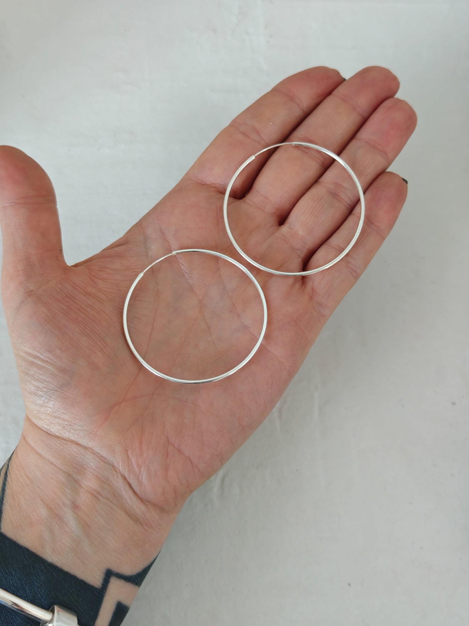 Thin hoop earrings made of 925 silver in 30mm, 40mm, 50mm, 60mm, sterling silver hoop earrings, fine and lightweight silver earrings