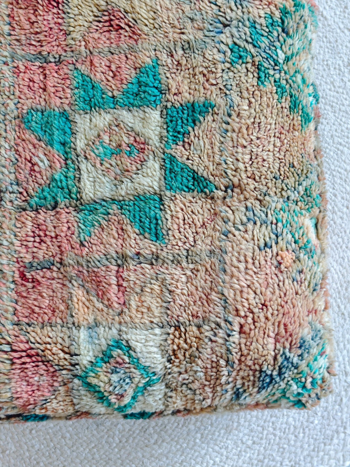 Marokkanischer Vintage Pouf, Bodenkissen Beni Ourain, Boho Meditationskissen - CocosyBerlin
