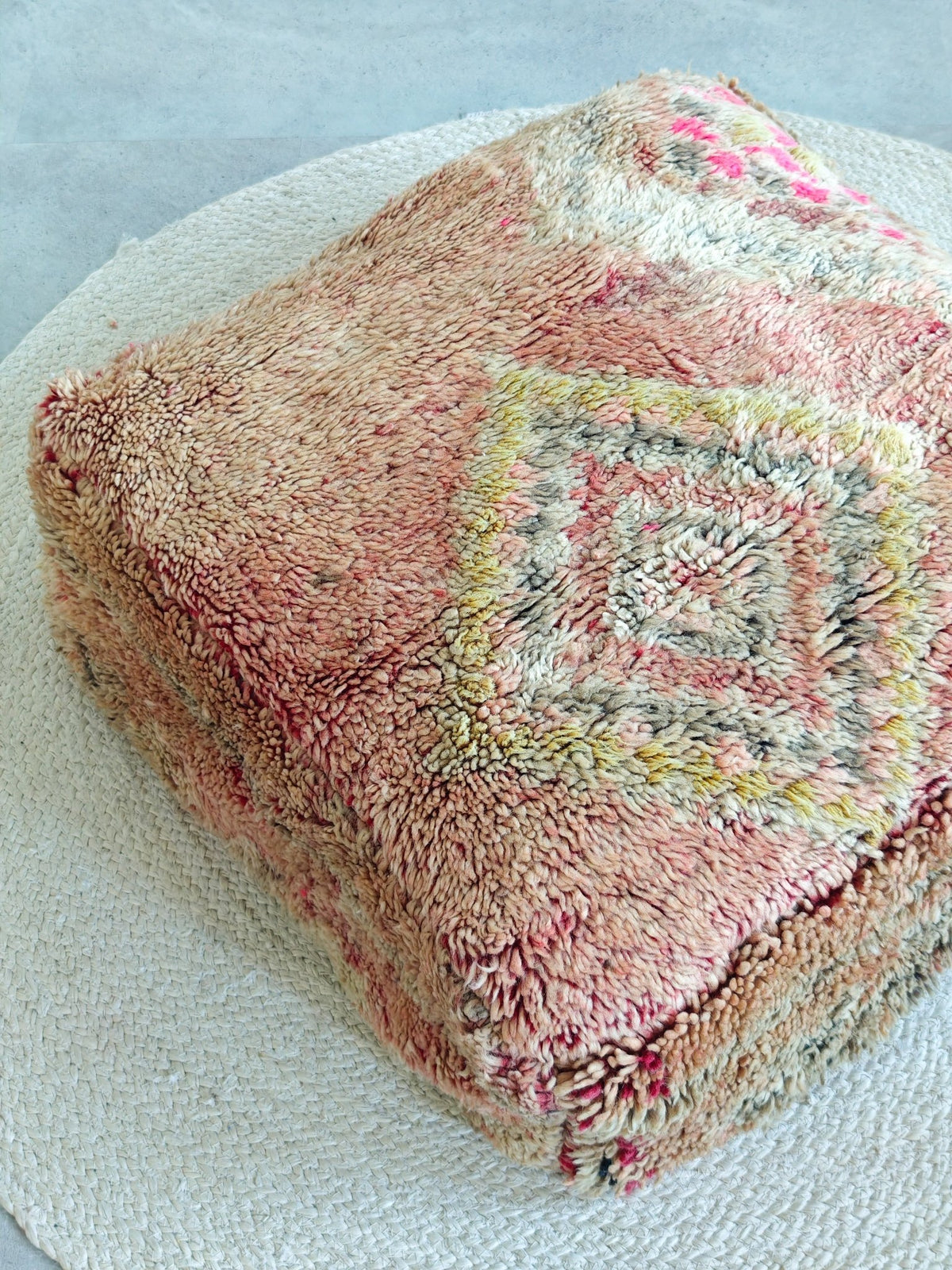 Vintage Berber Pouf aus Marokko, Beni Ourain Bodenkissen, Meditationskissen, Handarbeit - CocosyBerlin