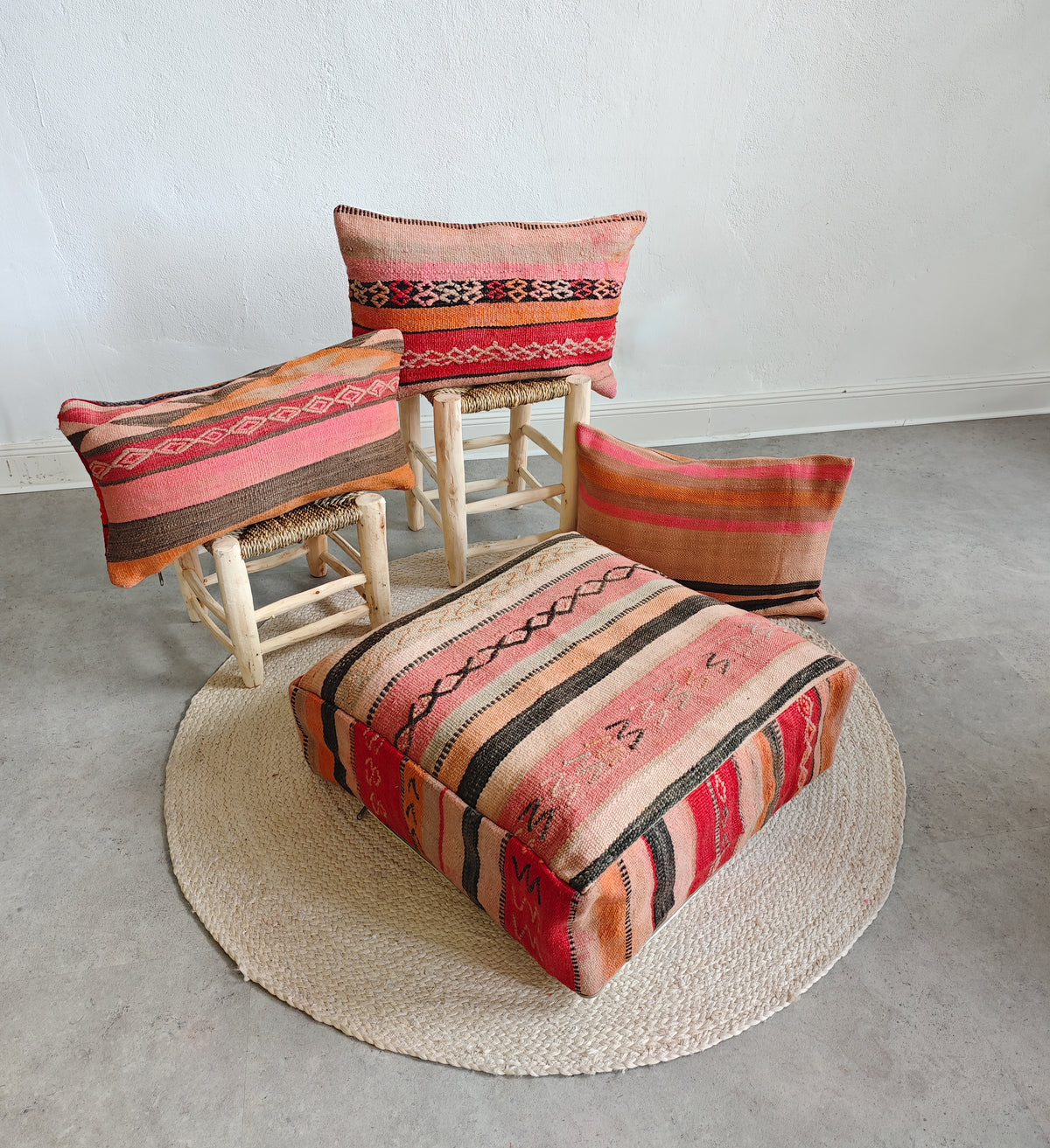 Vintage Pouf und Kissenhülle aus Marokko, Rosa Bodenkissen, Boho Meditationskissen