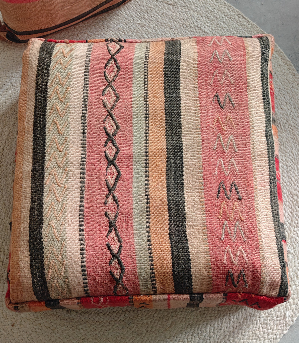 Vintage Pouf und Kissenhülle aus Marokko, Rosa Bodenkissen, Boho Meditationskissen