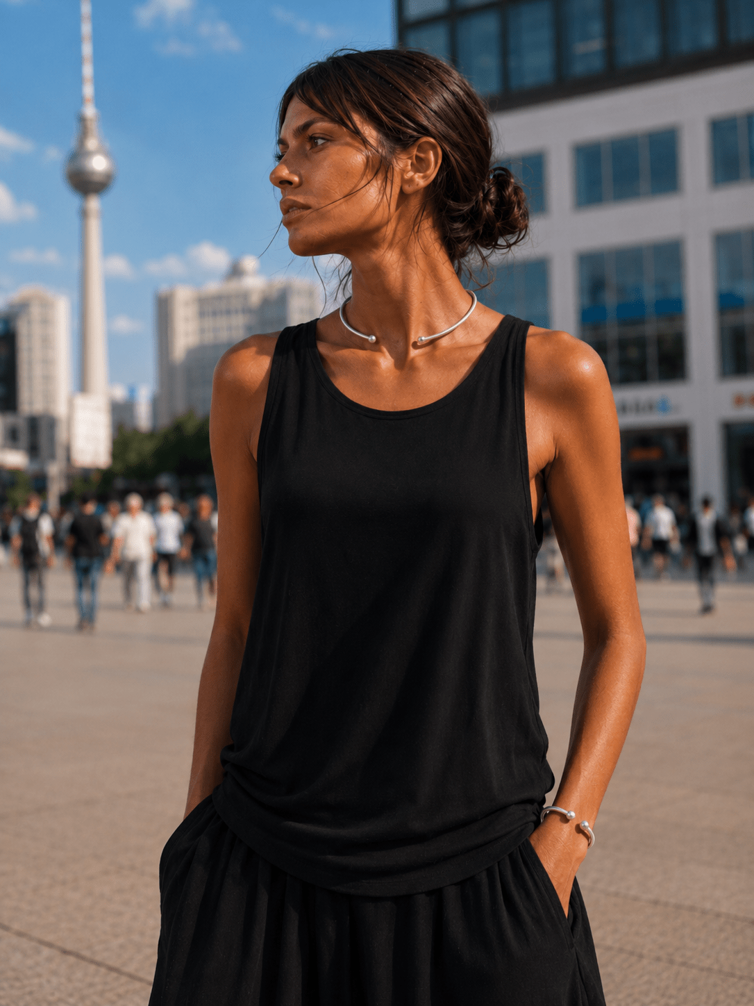 Set Armreif und Choker aus gehämmertem und versilbertem Messing, minimalistischer Set mit Choker und Armband, Silver Plated Hammered Jewelry Set – Minimal Summer Statement - CocosyBerlin