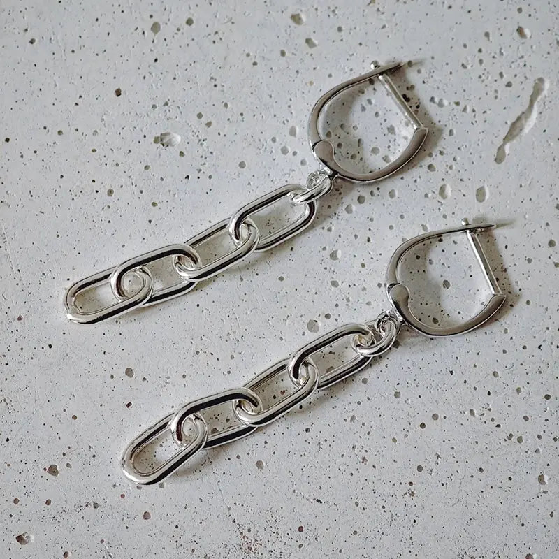 Kettenglieder Creolen aus 925 Silber, Huggie Hoops mit Chain-Anhänger