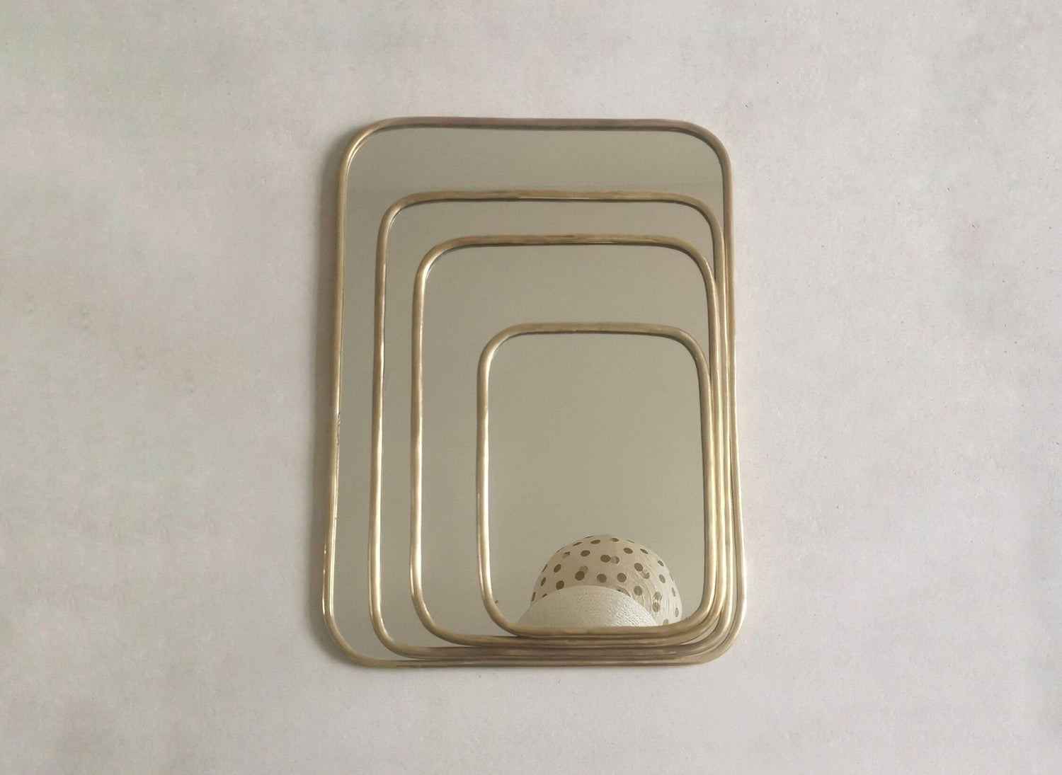 Spiegel rechteckig mit goldenem Messing Rahmen, Wandspiegel Rechteckig, Handarbeit aus Marokko - CocosyBerlin