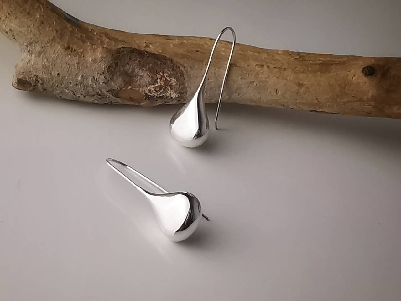 Tropfen Ohrhänger aus Silber 925, Lange Hängende Ohrringe, tropfenförmig Träne Minimalistisch Hängeohrringe Wassertropfen waterdrop - CocosyBerlin
