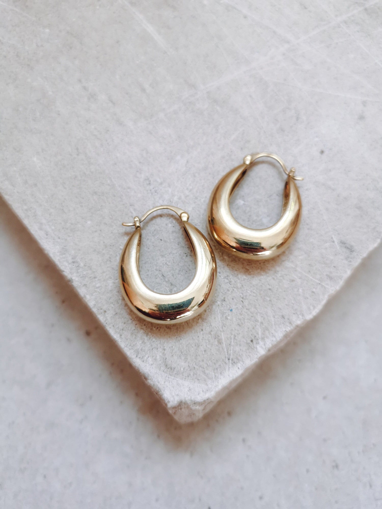 Chunky oval hoop earrings made of brass, wide minimalist earrings, statement earrings