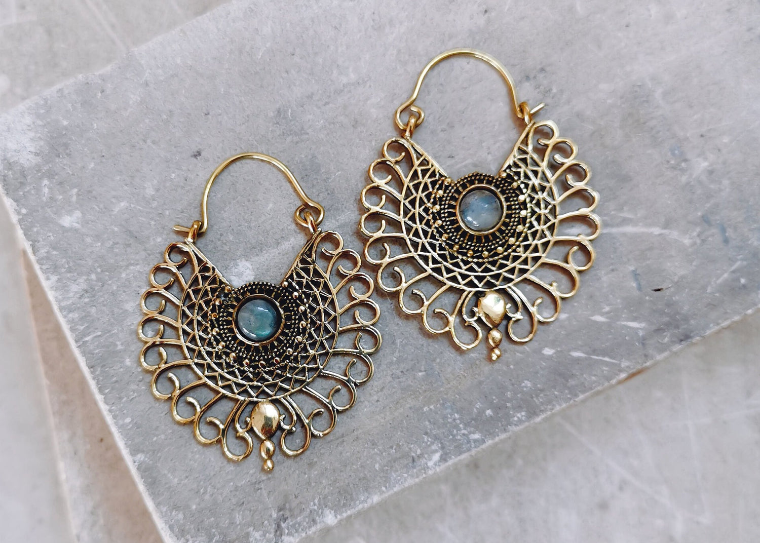 Boucles d'oreilles bohèmes avec pierres de labradorite, boucles d'oreilles mandala, boucles d'oreilles d'été festival labradorite