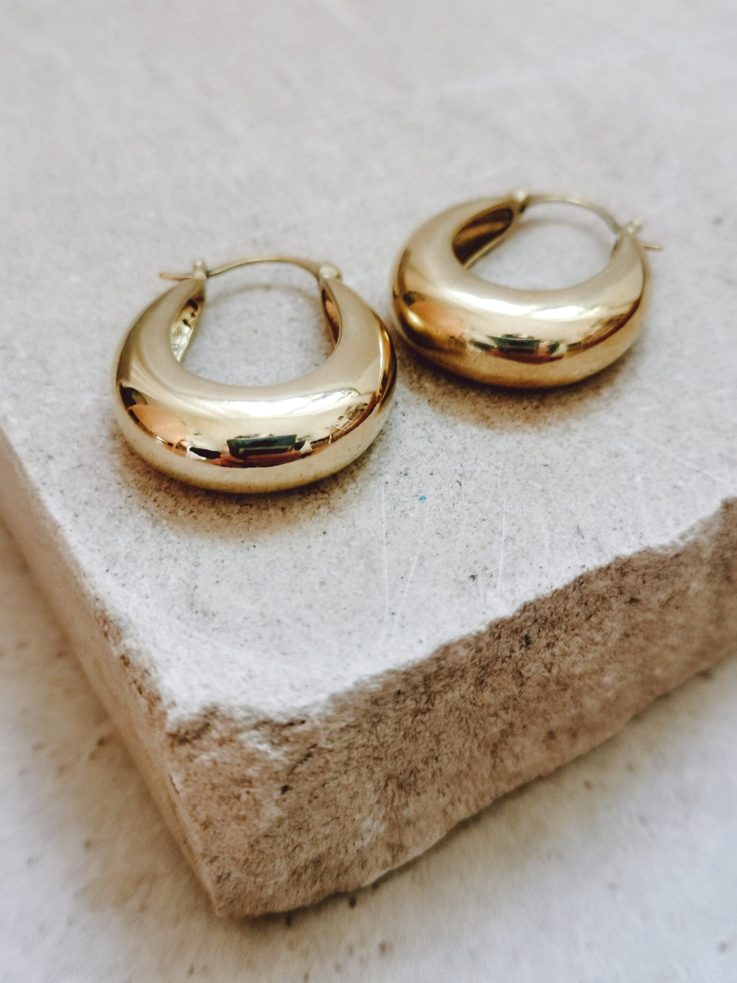 Chunky oval hoop earrings made of brass, wide minimalist earrings, statement earrings