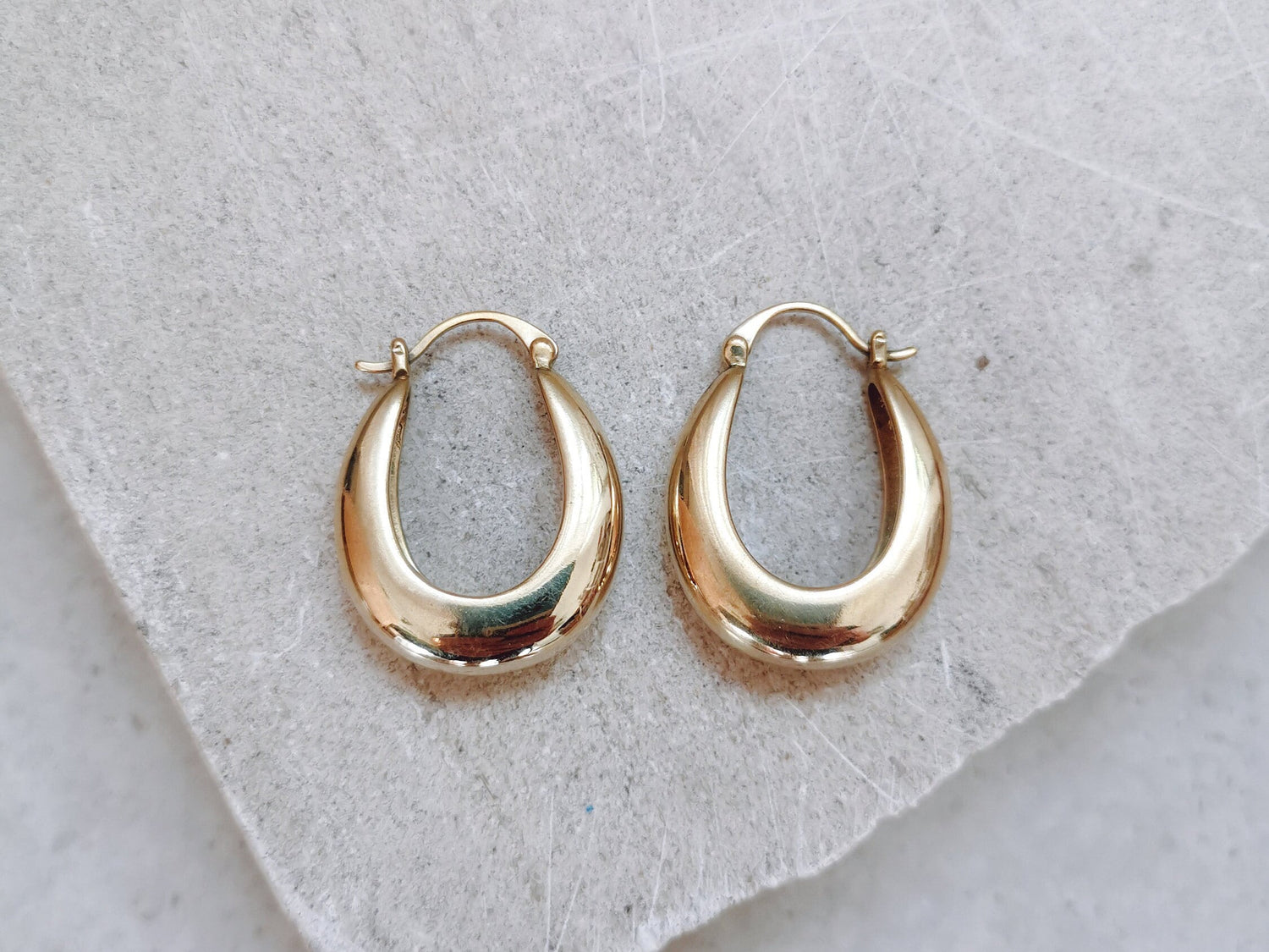 Chunky oval hoop earrings made of brass, wide minimalist earrings, statement earrings