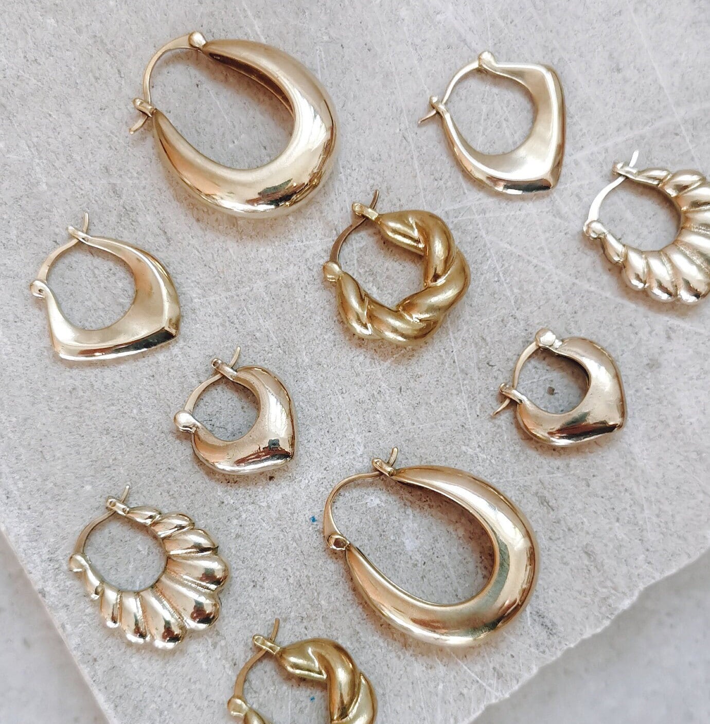 Chunky oval hoop earrings made of brass, wide minimalist earrings, statement earrings