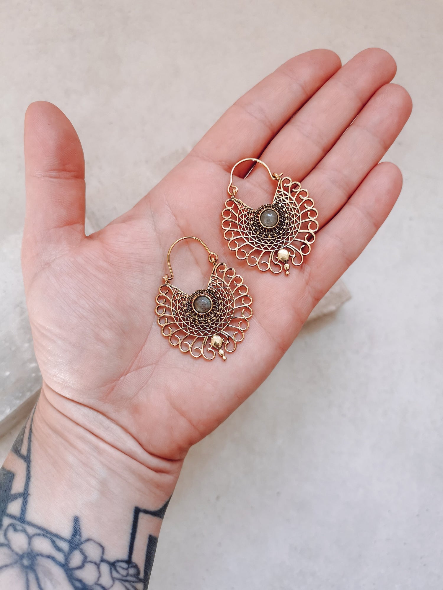 Boucles d'oreilles bohèmes avec pierres de labradorite, boucles d'oreilles mandala, boucles d'oreilles d'été festival labradorite