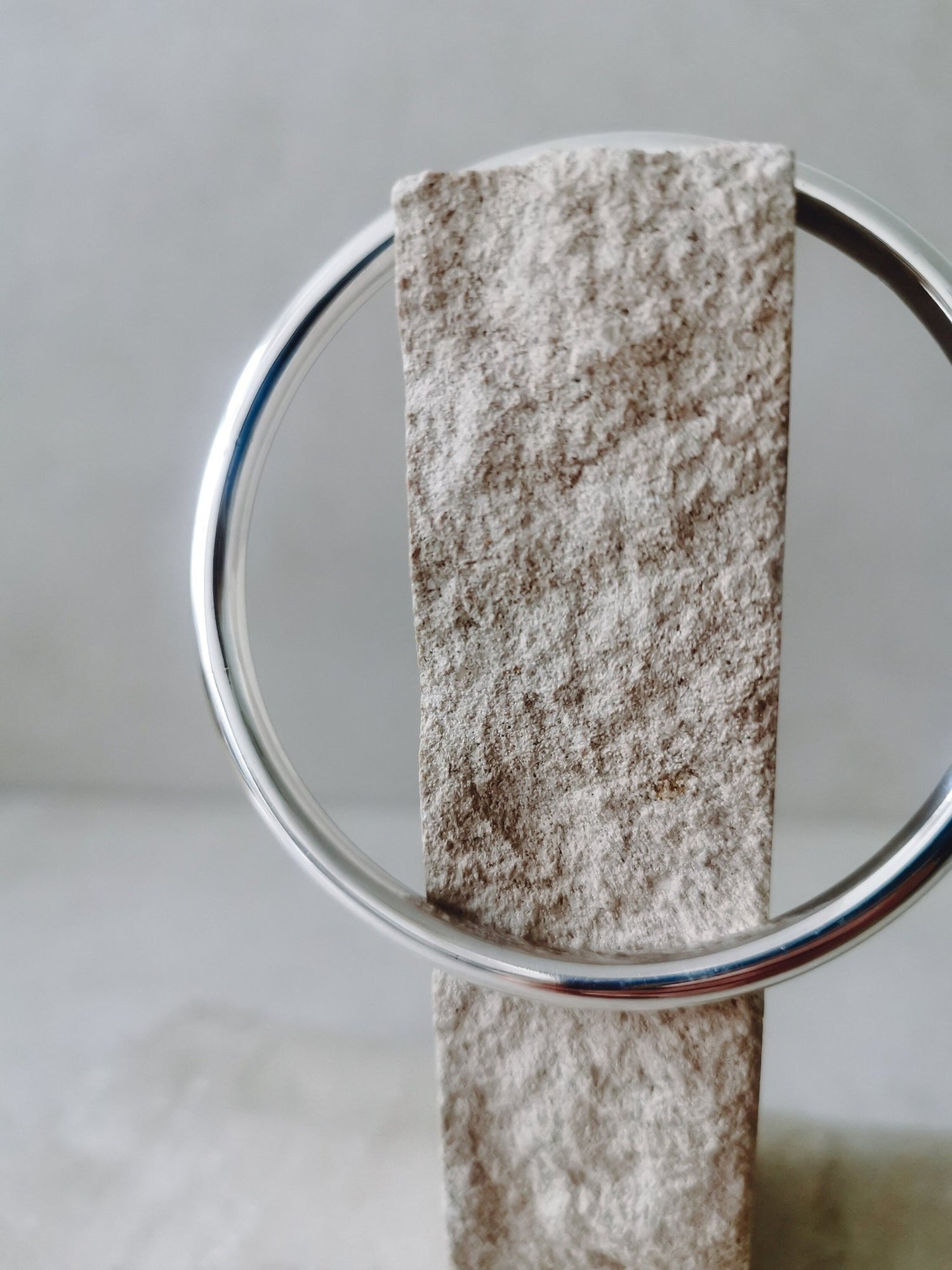 Schlichter minimalistischer Silber - Armreif aus 925 Sterling Silber , Statement Silber Armband - CocosyBerlin