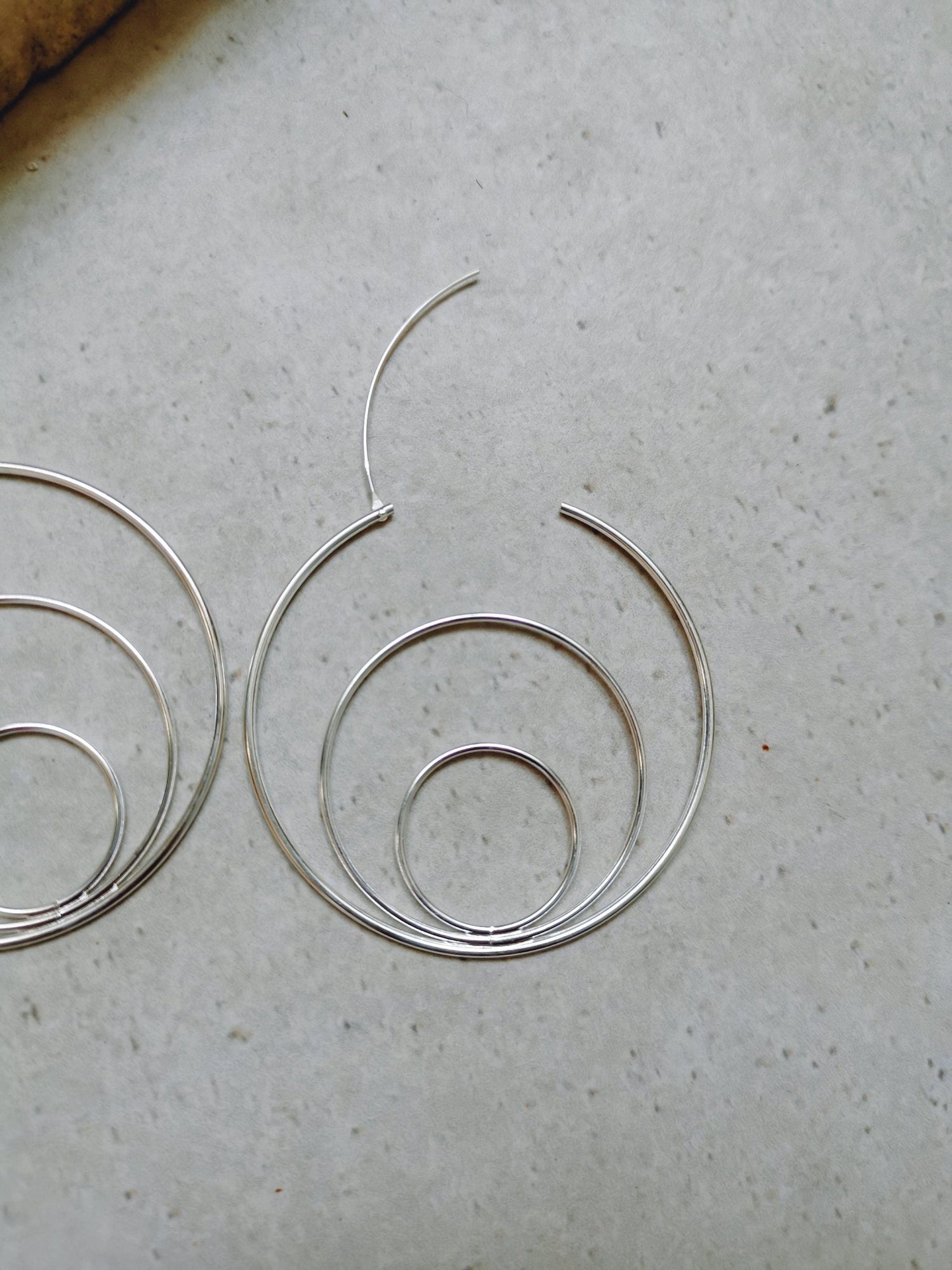 Sterling Silber dünne Creolen 50 mm, 925 Silber Dreifach Creolen 3 Reifen - CocosyBerlin