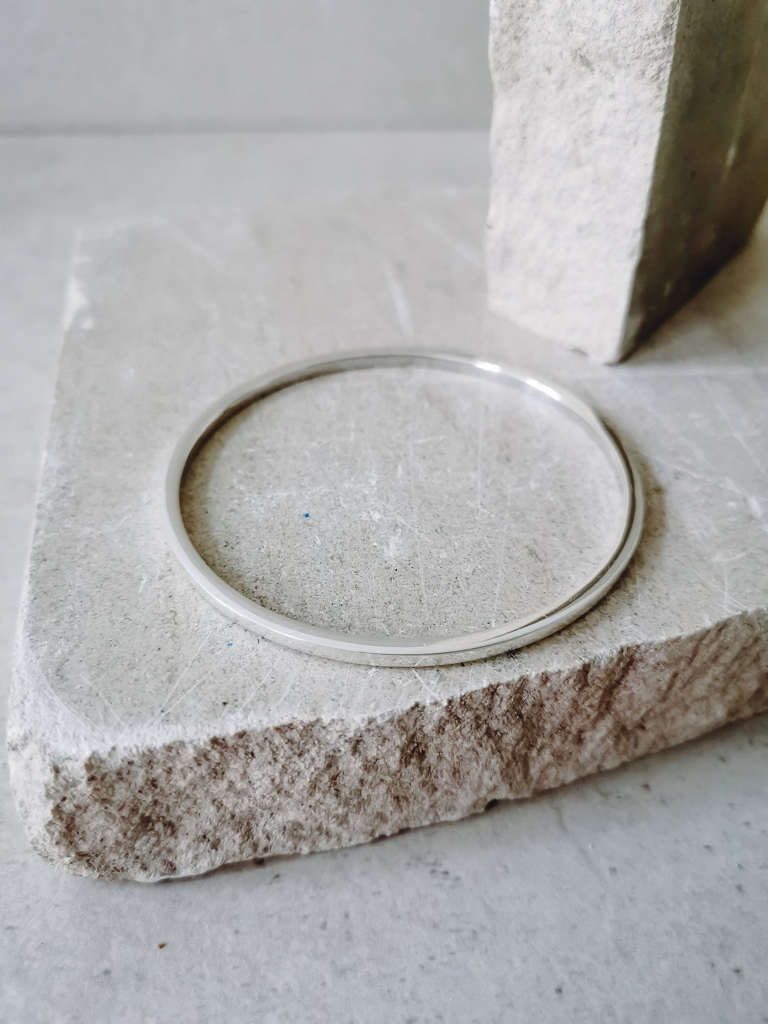 Simple bangle made of 925 silver, bangle made of solid sterling silver, minimalist thin bangle