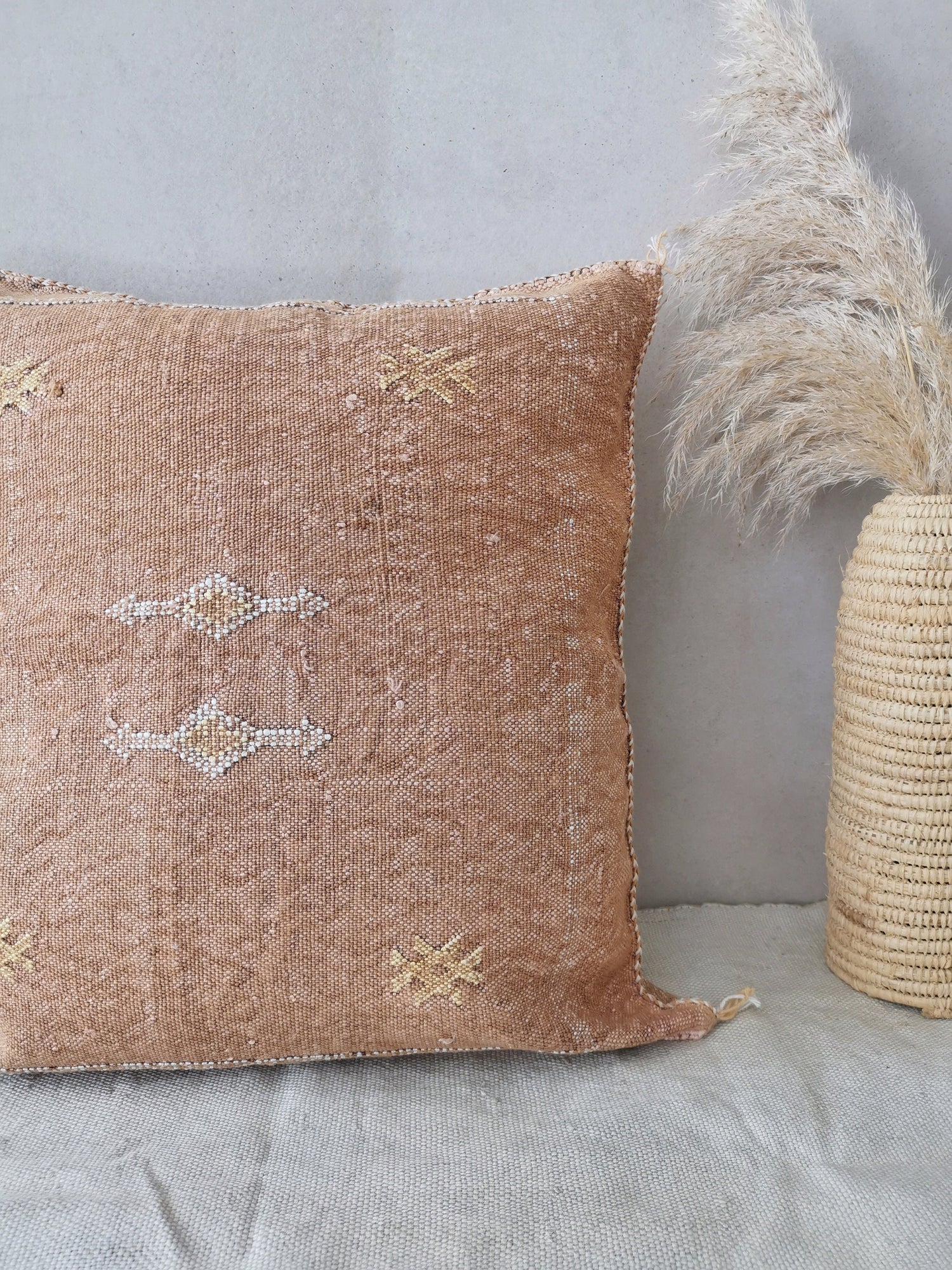 Boho Berber Kissenhülle, Boho Kissen aus Marokko, Marokkanisches Kissen aus Sabra Seide, Vintage Farbe, Kelim 50x50cm Bohokissen Marrakesc