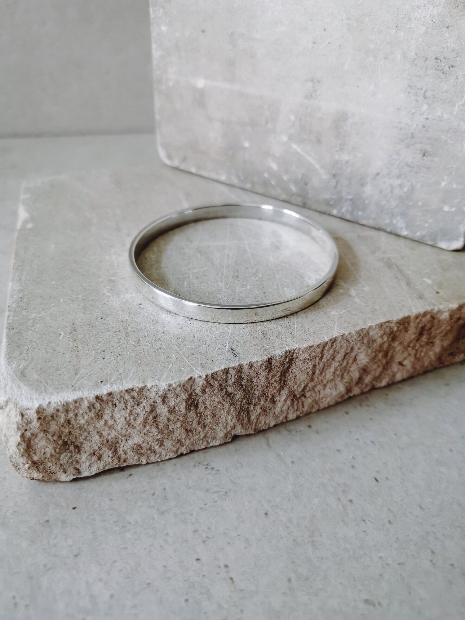 Flacher Sterling Silber Armreif, Statement Armband, pure 925 Silber Armreif, breiter Silber Armreif - CocosyBerlin