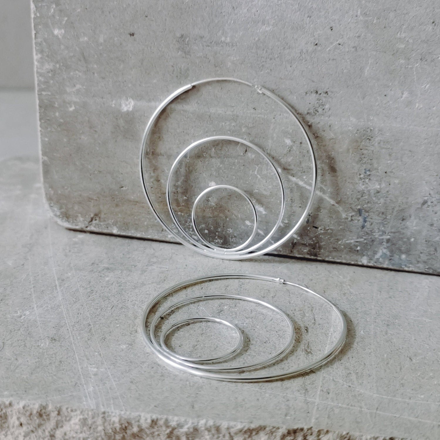 Sterling Silber dünne Creolen 50 mm, 925 Silber Dreifach Creolen 3 Reifen - CocosyBerlin