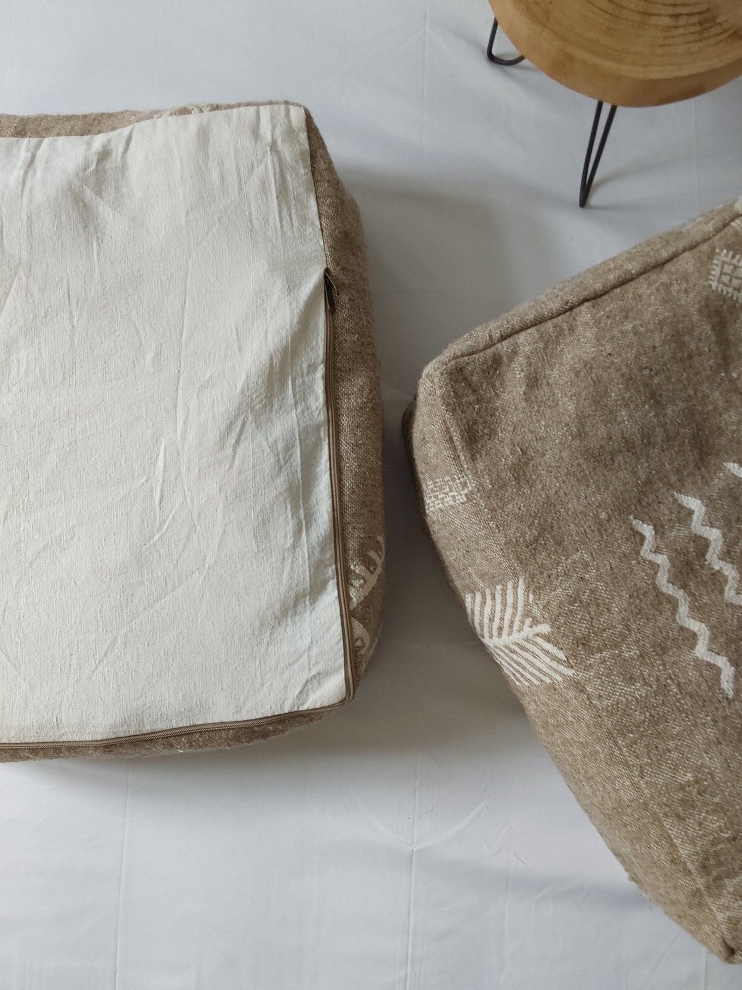 Marokkanischer Pouf, Beni Ourain Bodenkissen, geometrische Muster, Boho Sitzkissen Meditationskissen aus Wolle, Handarbeit - CocosyBerlin