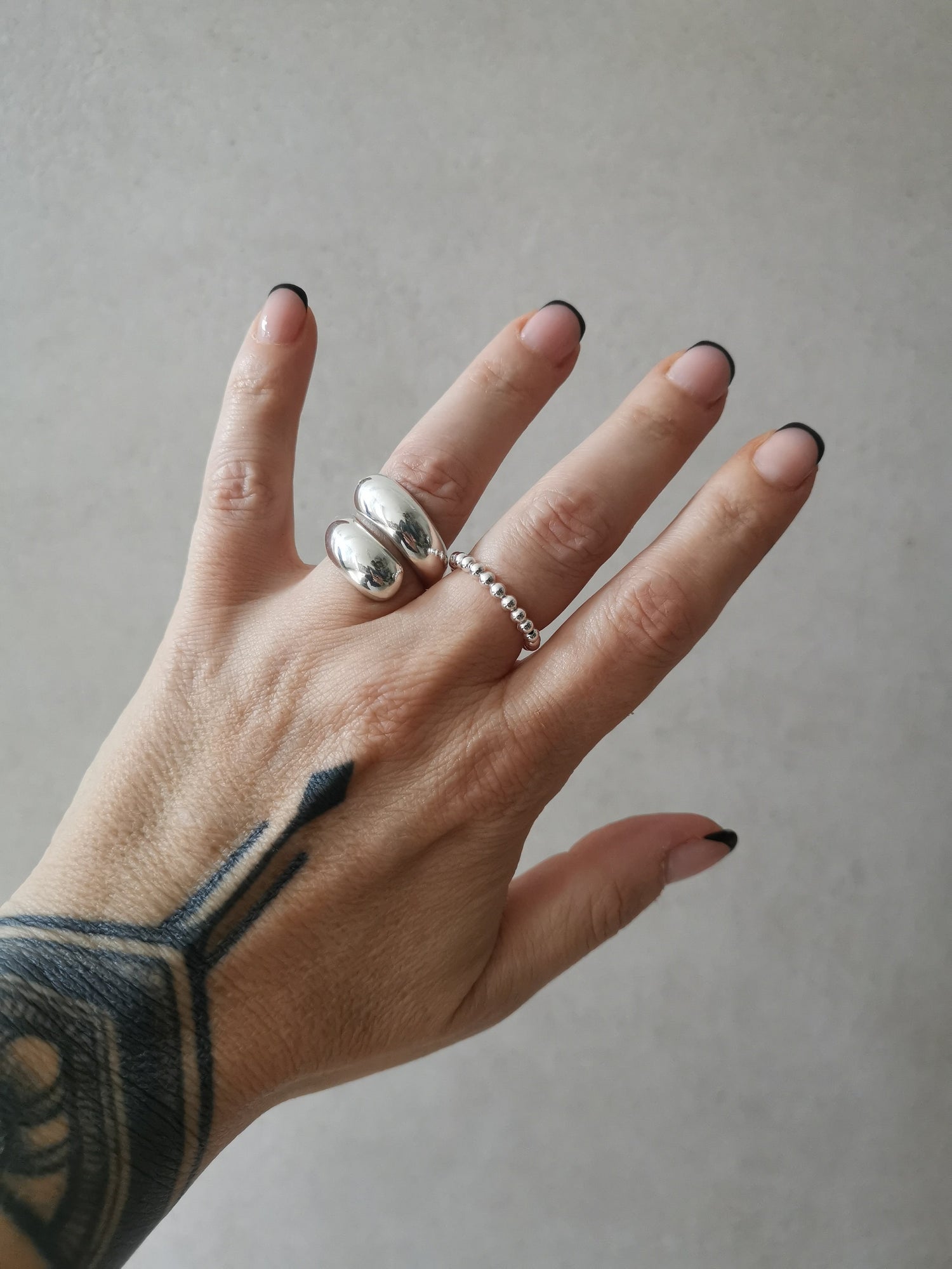 Perlenring aus 925 Silber, dünner Sterlingsilber Ring, feiner Stapelring aus 925 Silber