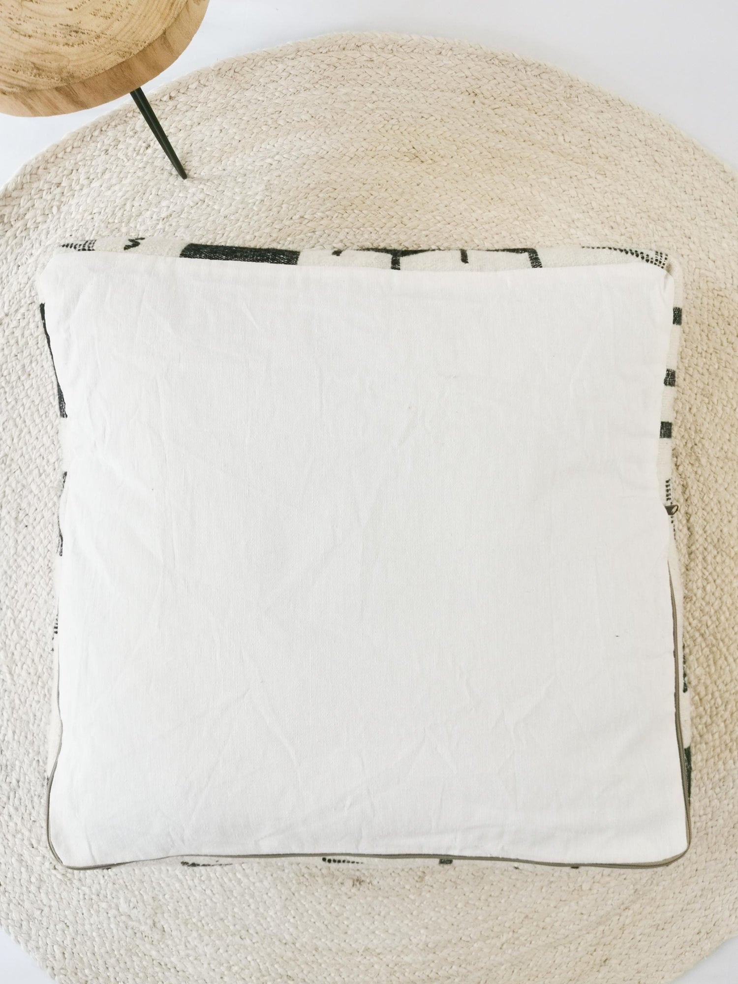 Pouf marocain, coussin de sol Beni Ourain, motif géométrique noir, coussin d'assise bohème, coussin de méditation en laine, fait main