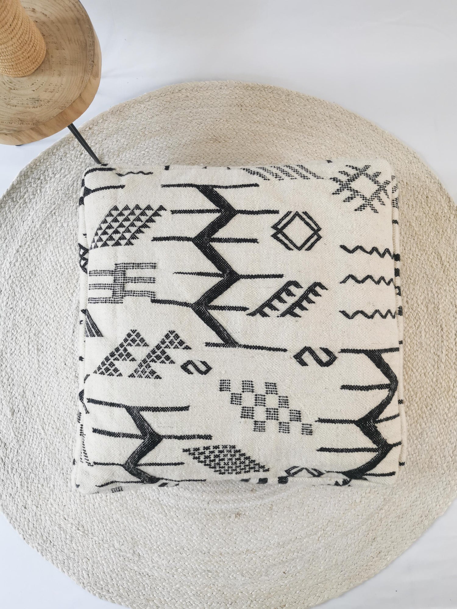Pouf marocain, coussin de sol Beni Ourain, motif géométrique noir, coussin d'assise bohème, coussin de méditation en laine, fait main