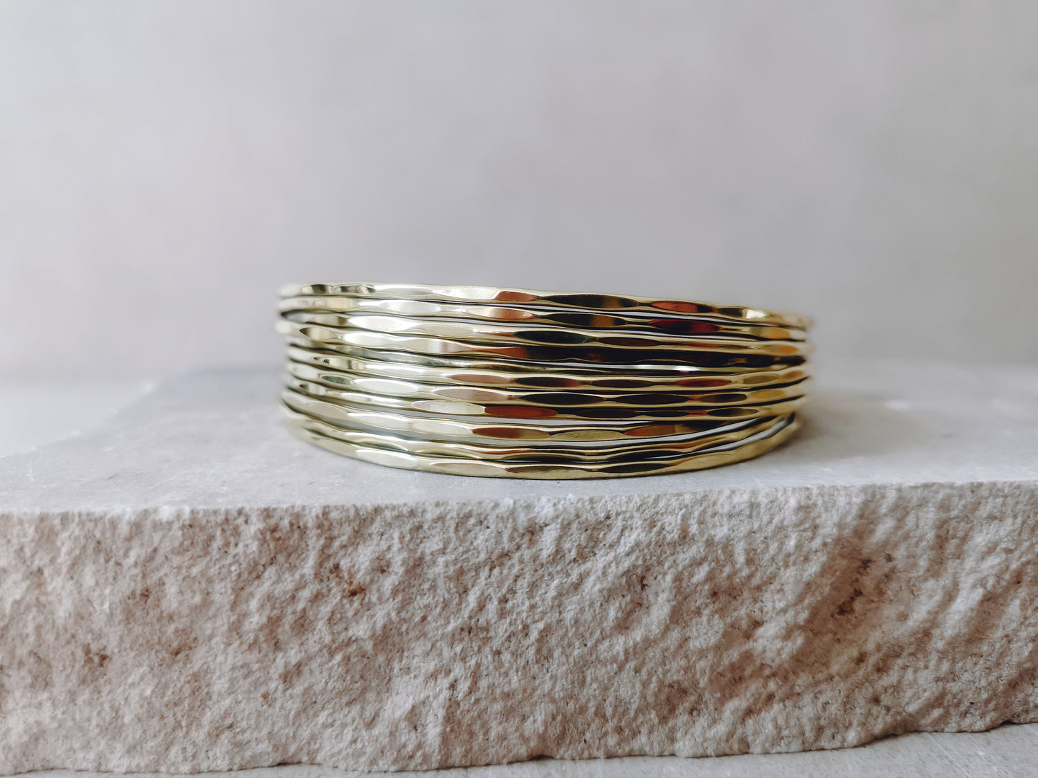 Bracelet jonc en laiton martelé, bracelet réglable à plusieurs rangs, bracelet simple ouvert doré