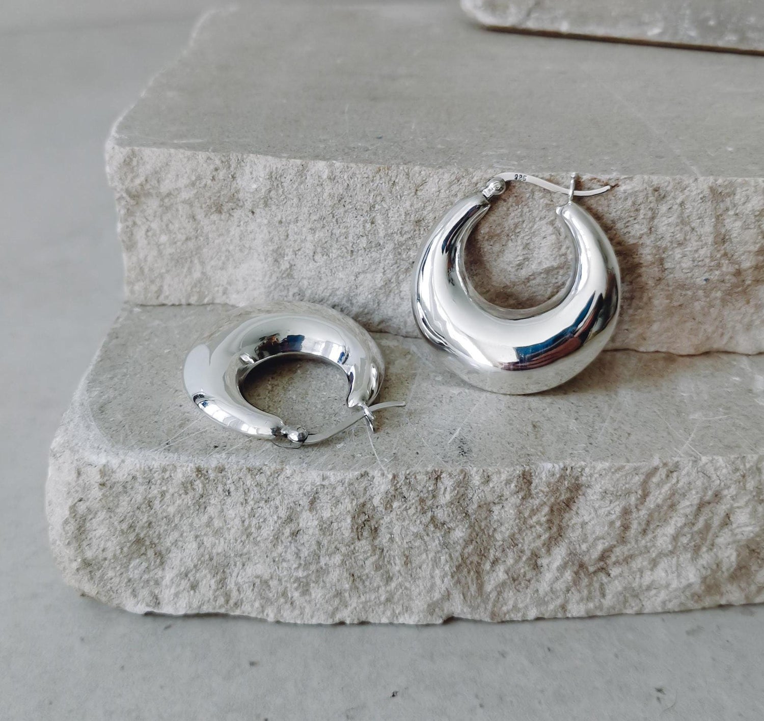 Chunky Halbmond Creolen aus 925 Silber, Minimalistische Statement Ohrringe 30mm