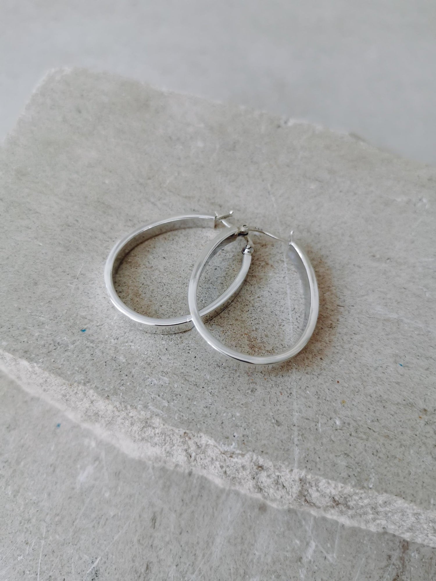 Flache Ovale 925 Silber Creolen, Minimalistische Ohrringe, Sterling Silber Creolen oval - CocosyBerlin