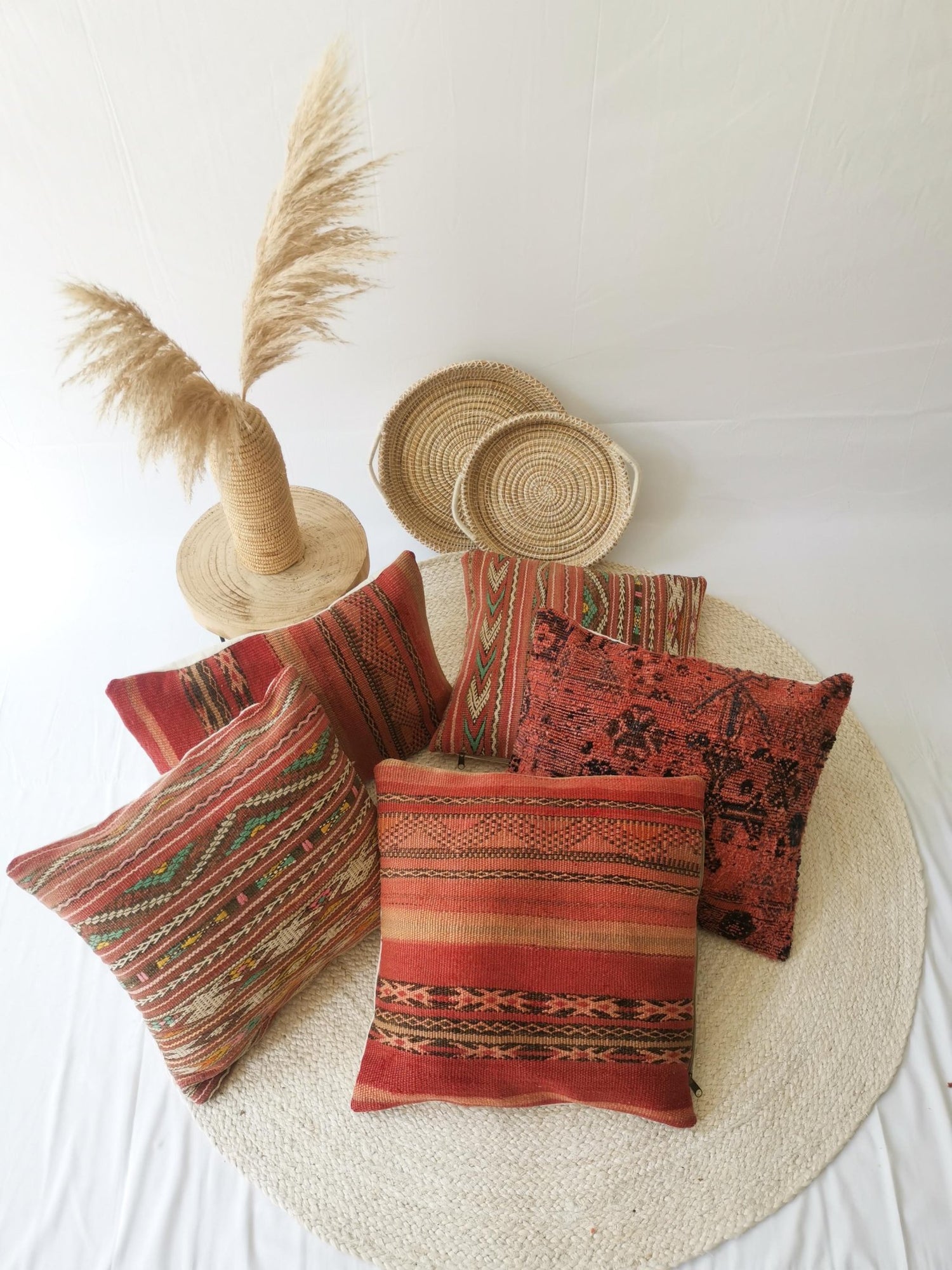 Kissenbezug aus Wolle, Marokkanische Vintage Kissenhülle, Kelim Kissen mit geometrischem Muster, Herbstkissen - CocosyBerlin